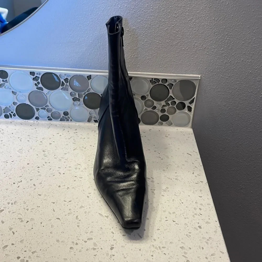 Stuart Weitzman Right Leather Boot Only - image 1